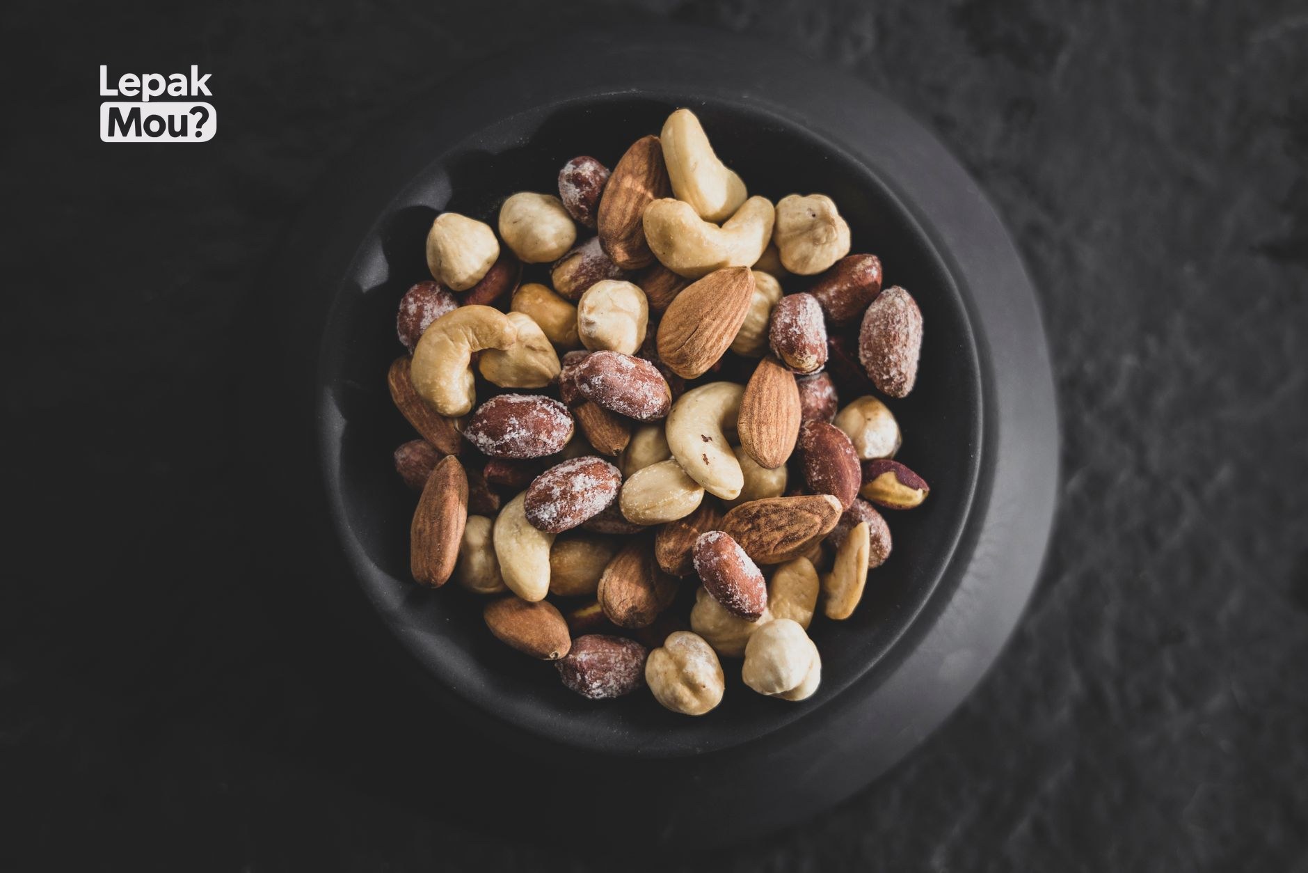 Nuts (Walnuts, Almonds, Cashews)