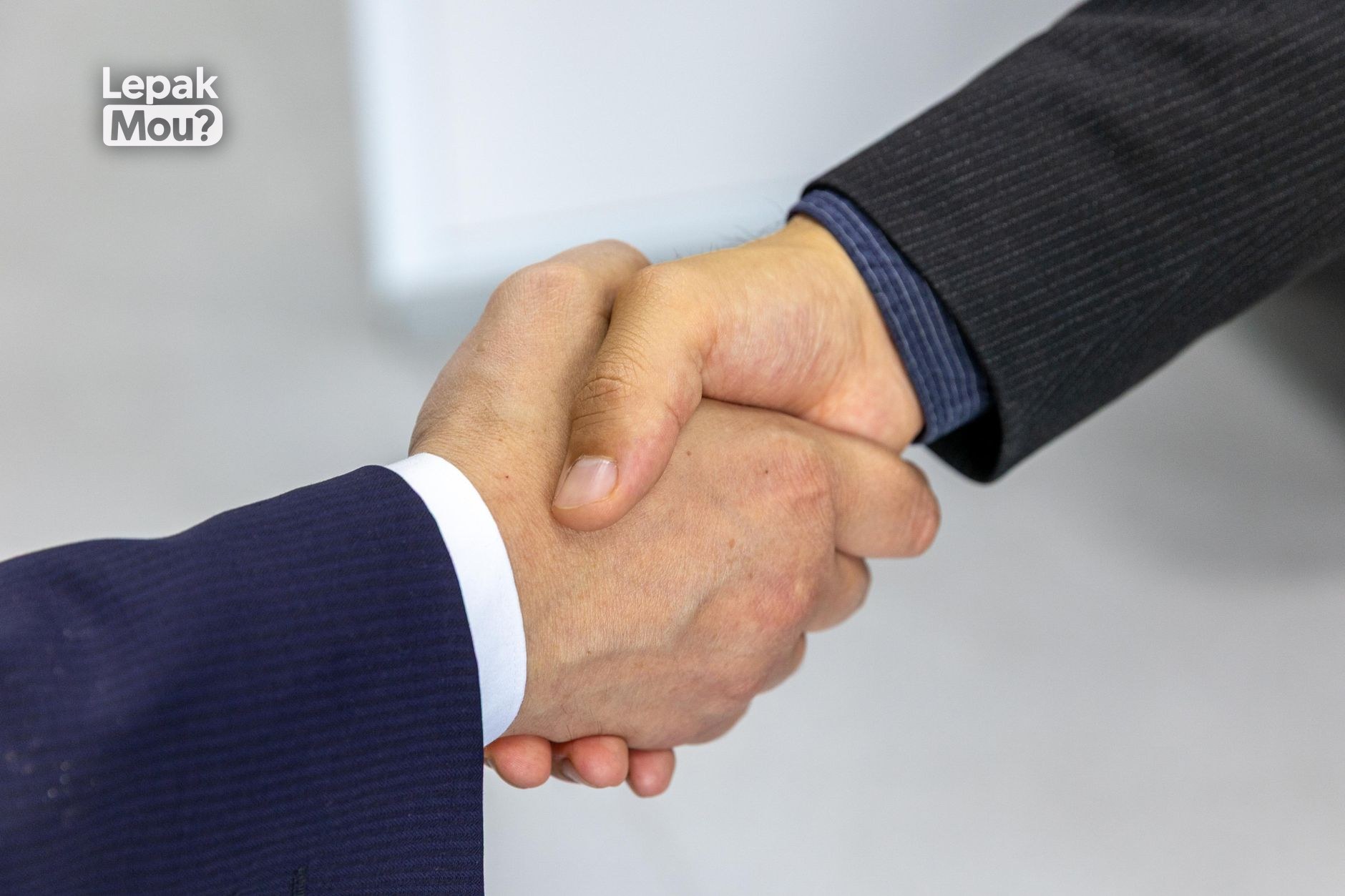 A handshake after accepting a job offer