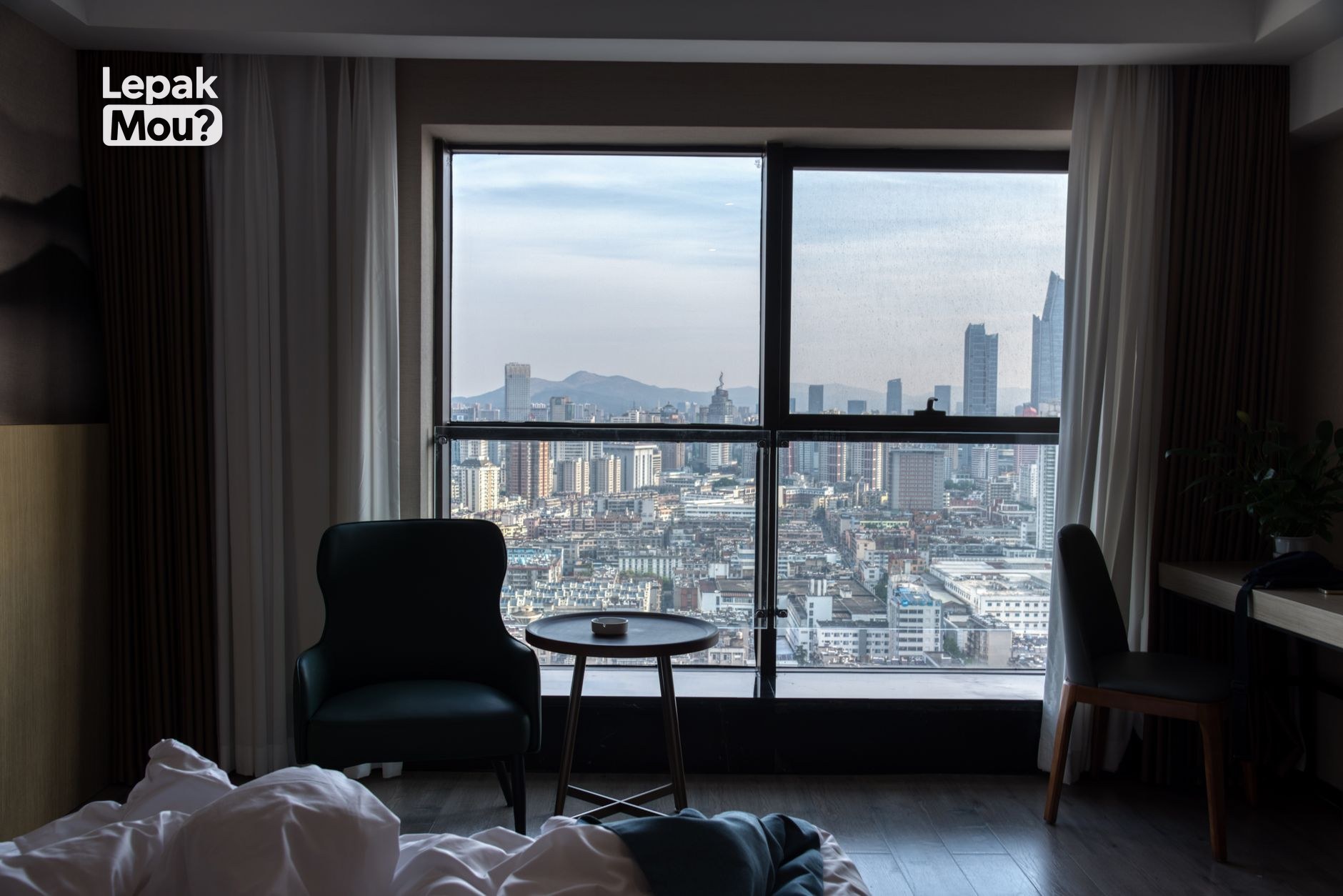 A hotel room with a city view for the Singapore F1 weekend